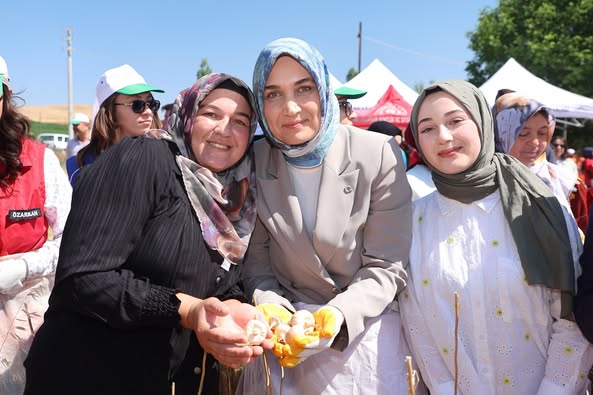 Afyonkarahisar'da Gönüllü Haşhaş Hasat Etkinliği Düzenlendi