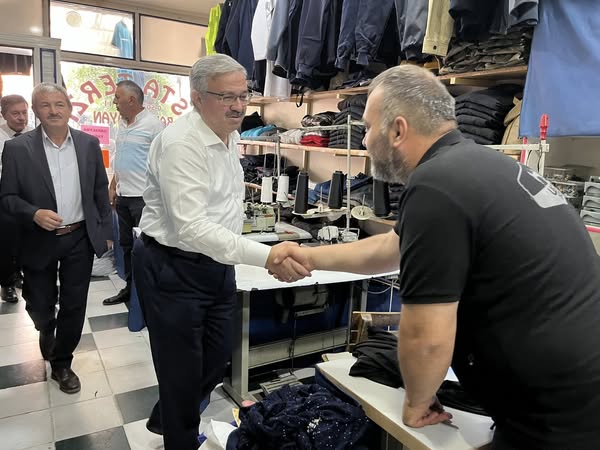 AK Parti Afyonkarahisar Milletvekili Yurdunuseven Çay Esnafıyla Buluştu