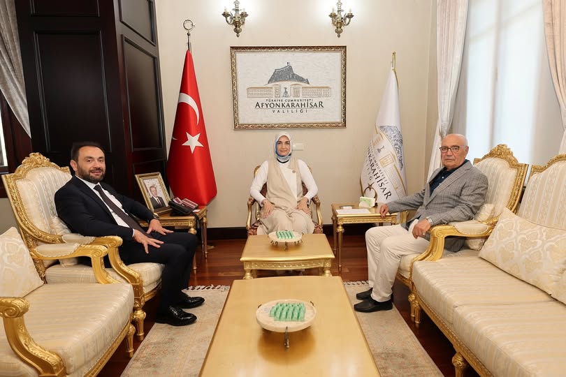 Afyonkarahisar Valisi İş İnsanlarıyla Bir Araya Geldi