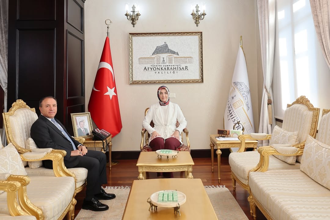 Valimiz Doç. Dr. Kübra Güran Yiğitbaşı, Afyon Kocatepe Üniversitesi Rektörü Prof. Dr. Mehmet Karakaş'ı Kabul Etti