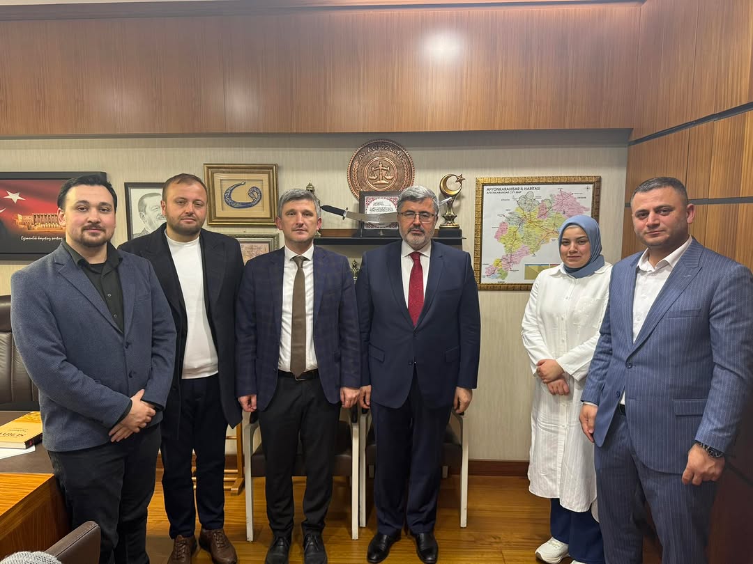 Uluslararası Balkan Üniversitesi Mezunlar Derneği Başkanı Süleyman Karakuş ve Yönetim Kurulu Üyeleri Gazi Meclisinde Misafir Edildi