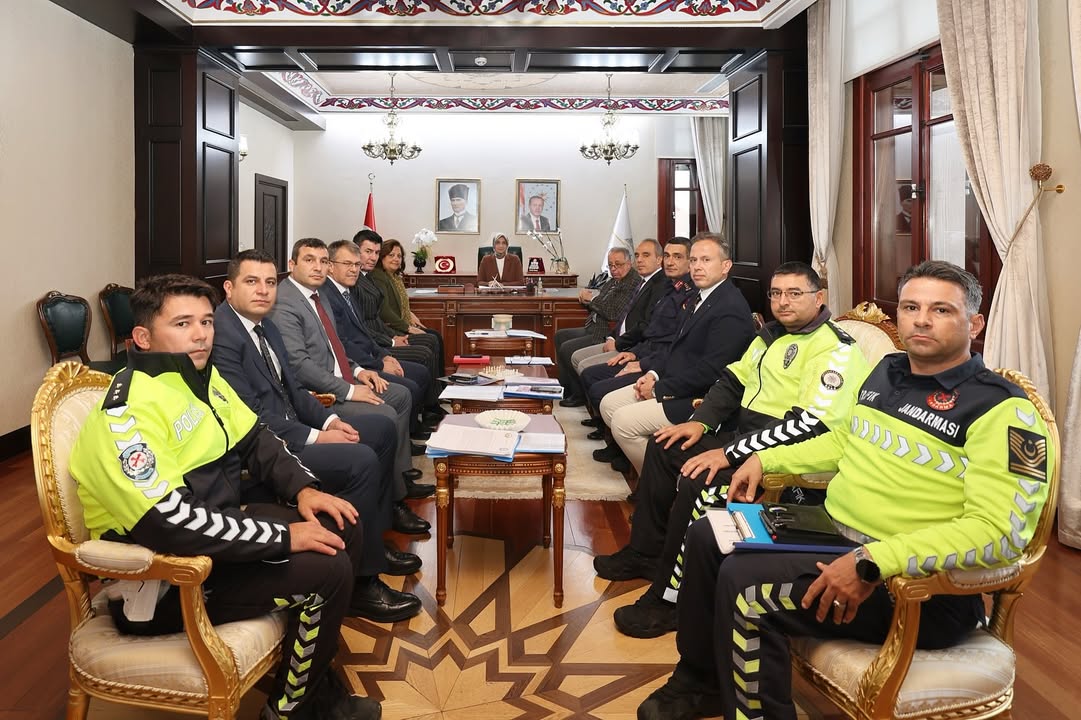 Afyonkarahisar Valiliği'nden Trafik Güvenliği Toplantısı