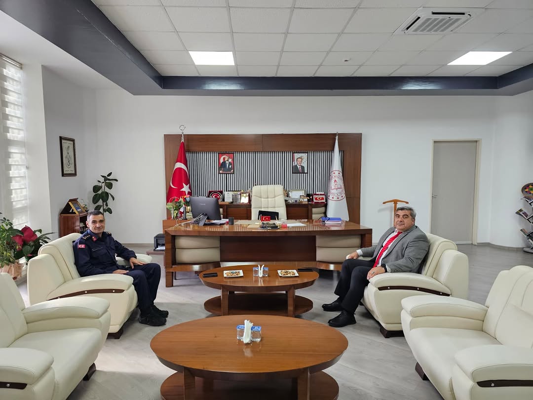 Afyonkarahisar İl Milli Eğitim Müdürü Miraç Sünnetci'ye İl Jandarma Komutanı Jandarma Albay Murat Kaya Ziyaretinde Bulundu