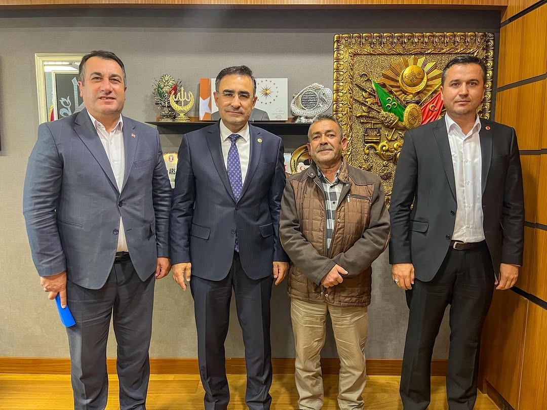 AK Parti İhsaniye İlçe Başkanı Mustafa Özer ve Kayahan Belediye Başkanı Mustafa Demiray, Gazi Meclis'te Misafir Edildi