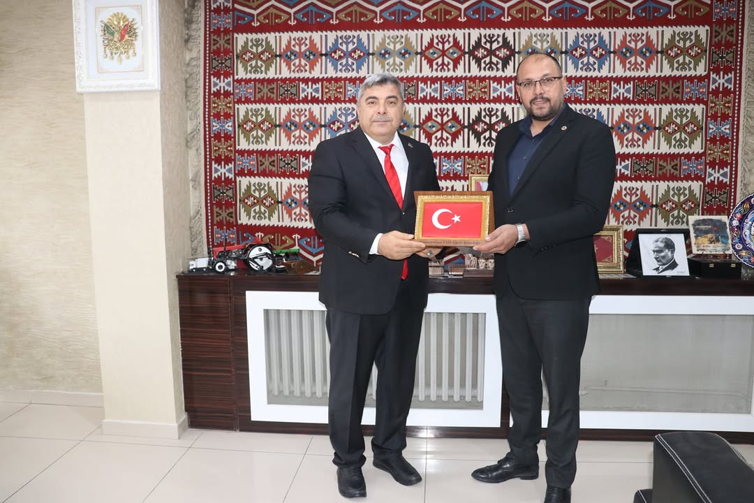 İl Milli Eğitim Müdürü Miraç Sünnetci, Bayat Belediye Başkanı Halil İbrahim Bodur'u Makamında Ziyaret Etti