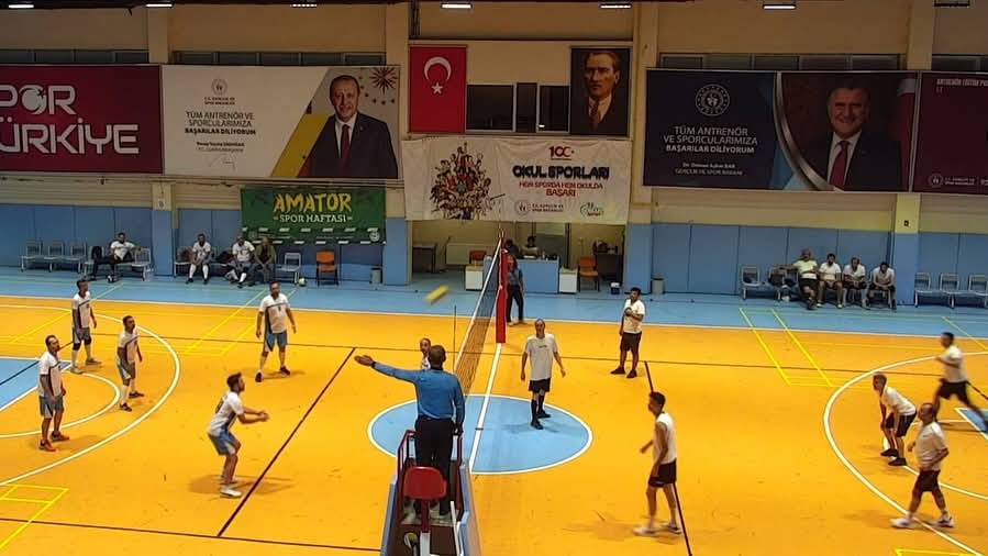 Kamu Çalışanlarını Bir Araya Getiren Kamu Spor Oyunları Afyonkarahisar'da Başladı