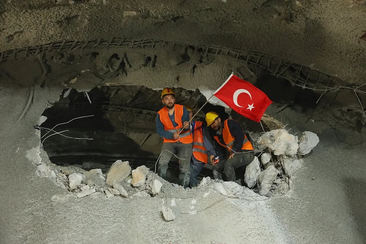 Afyonkarahisar Bayat Yakınlarındaki 5.142 Metrelik Tünel Hattı Projesi Kritik Aşamayı Geçti