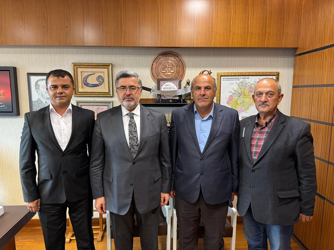 Afyonkarahisar'da Muhtar, Su Kooperatif Başkanı ve Önceki Belediye Başkanı Gazi Meclisinde Misafir Edildi
