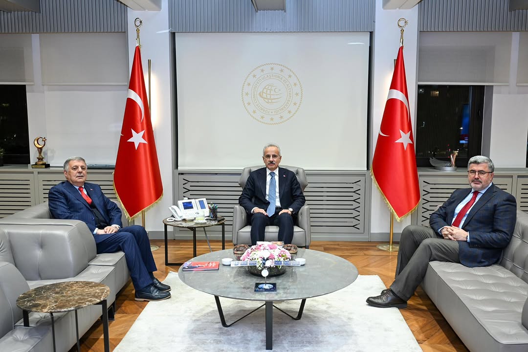Ulaştırma ve Altyapı Bakanı Abdülkadir Uraloğlu'nu Türk Parlamenterler Birliği Başkanı Nevzat Pakdil ile Ziyaret Ettik
