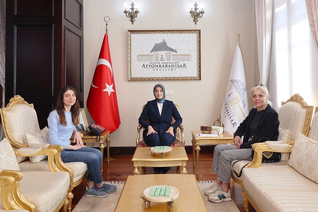 Valimiz Doç. Dr. Kübra Güran Yiğitbaşı, Başarılı Bir Öğrenciyi Kabul Etti