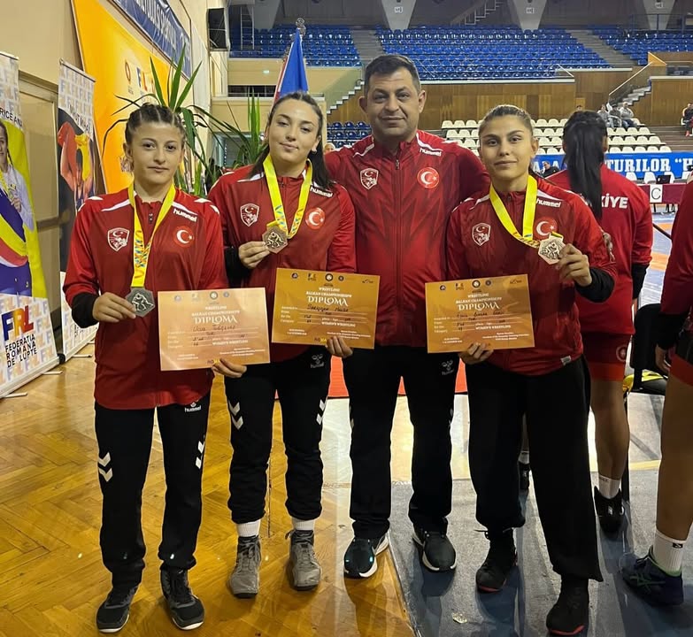 Afyonkarahisar Milletvekili Balkanlarda Sporcularımızın Başarısını Kutladı