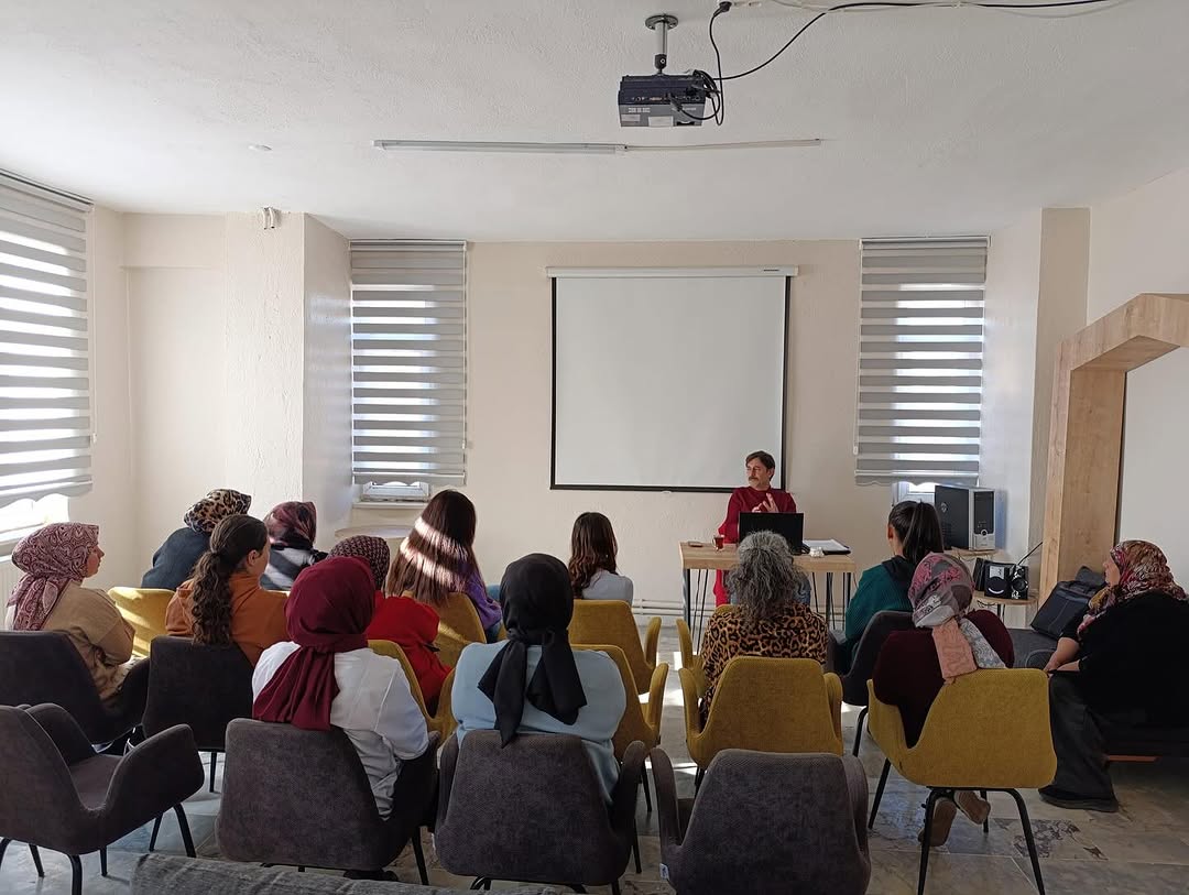 Bolvadin Sosyal Hizmet Merkezi Tarafından Eğitim Düzenlendi