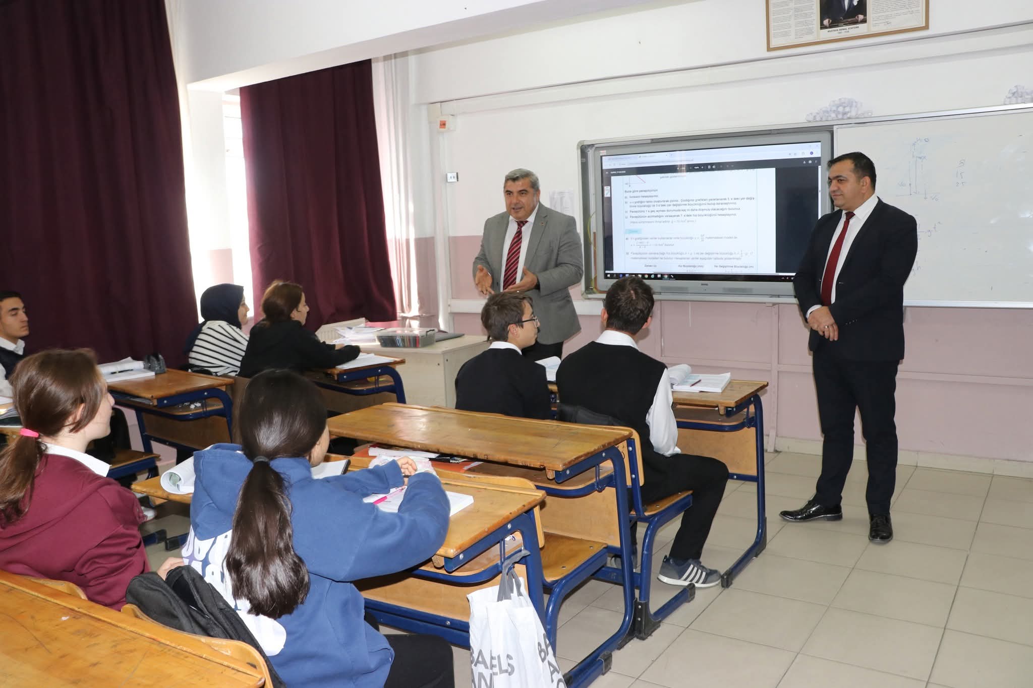 İl Milli Eğitim Müdürü Miraç Sünnetci, Emir Murat Özdilek Turizm Mesleki ve Teknik Anadolu Lisesi'ni Ziyaret Etti