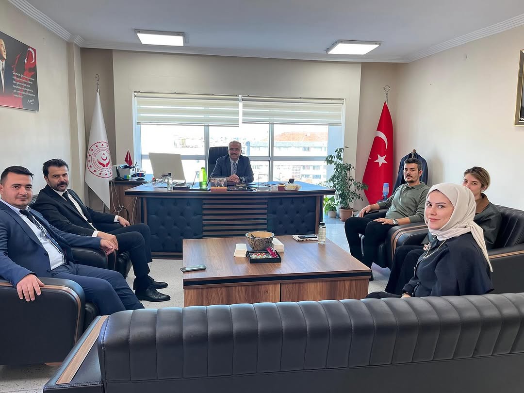 Afyonkarahisar Aile ve Sosyal Hizmetler İl Müdürü Bilal Erdoğan, Çocuk Evleri Koordinasyon Merkezi'ni Ziyaret Etti