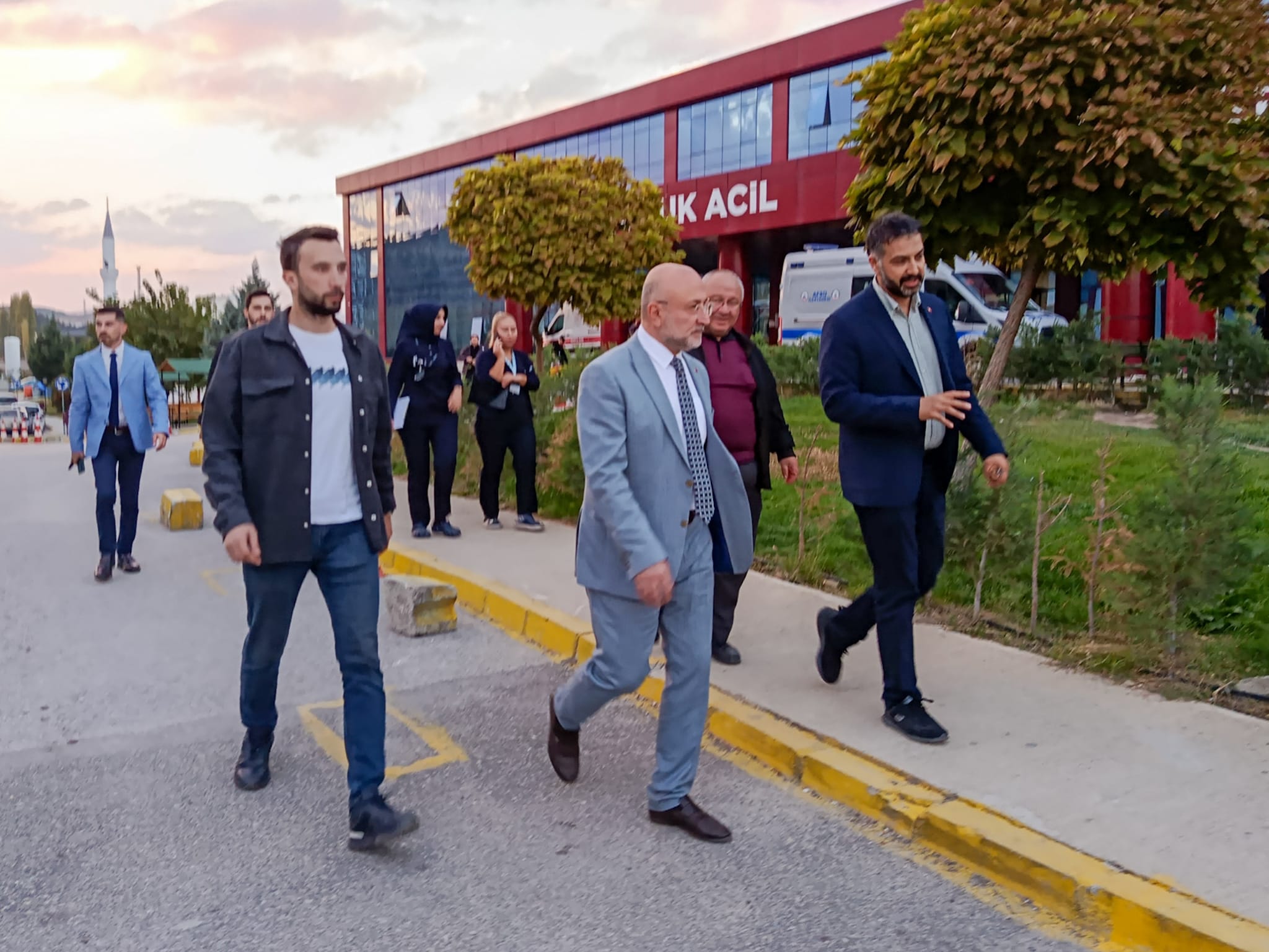 AK Parti Afyonkarahisar İl Başkanı Turgay Şahin, AFSÜ Hastanesi Acil Servisi Yenileme Çalışmalarını İnceledi