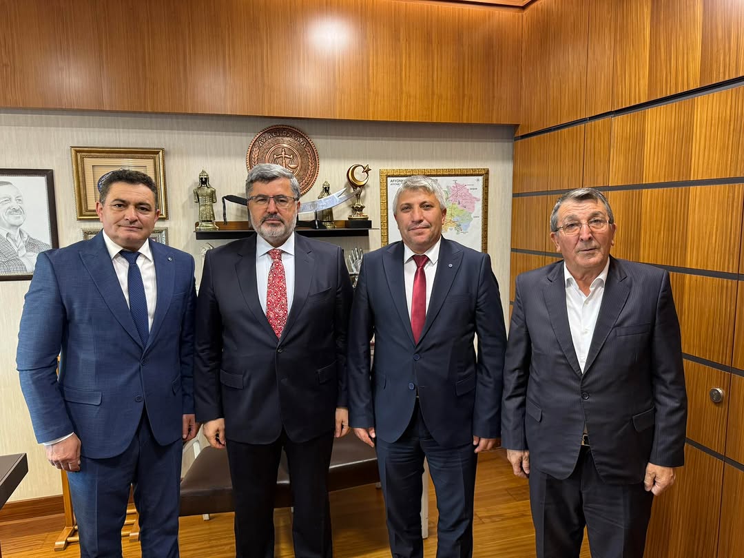 AK Parti Çobanlar İlçe Başkanı Murat Yeşil, Belediye Başkanı Ali Altuntaş ve Esnaf Odası Başkanı Mehmet Üçağıl Gazi Meclisinde Misafir Edildi