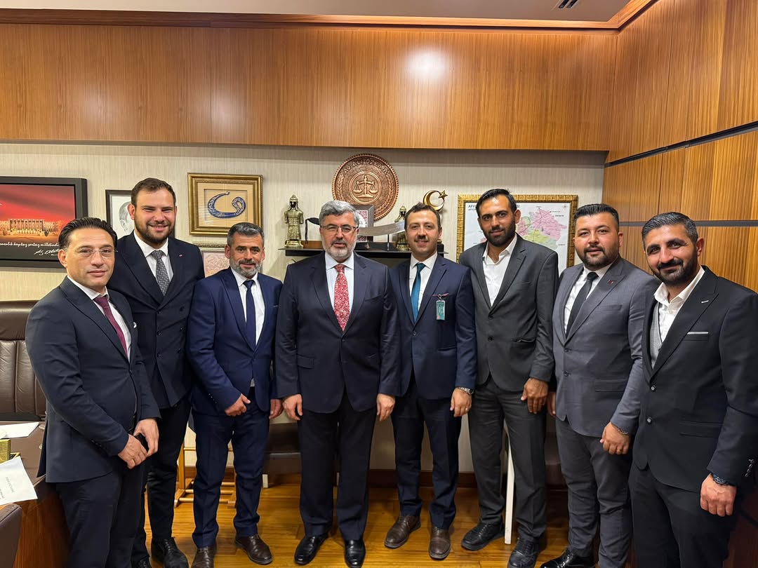 AK Parti Dinar İlçe Başkanı Hüseyin Demir ve Heydarlı Belediye Başkanı Süleyman Çetinkaya Misafirlerini Ağırladı