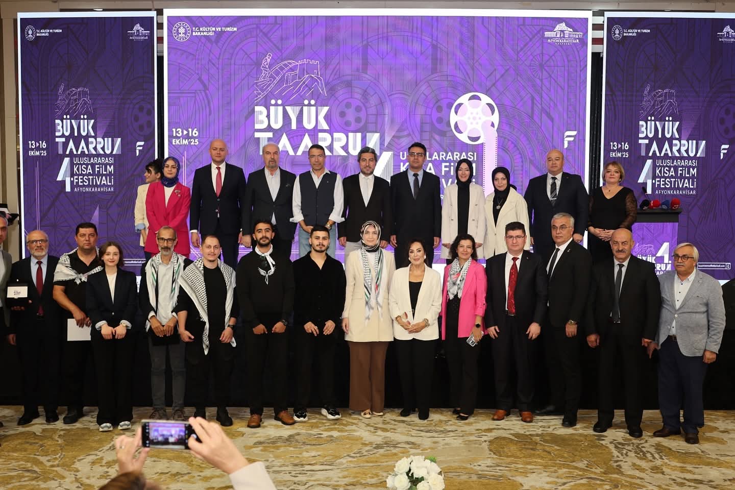 Türkan Şoray'a Onur Ödülü Afyonkarahisar'da Verildi