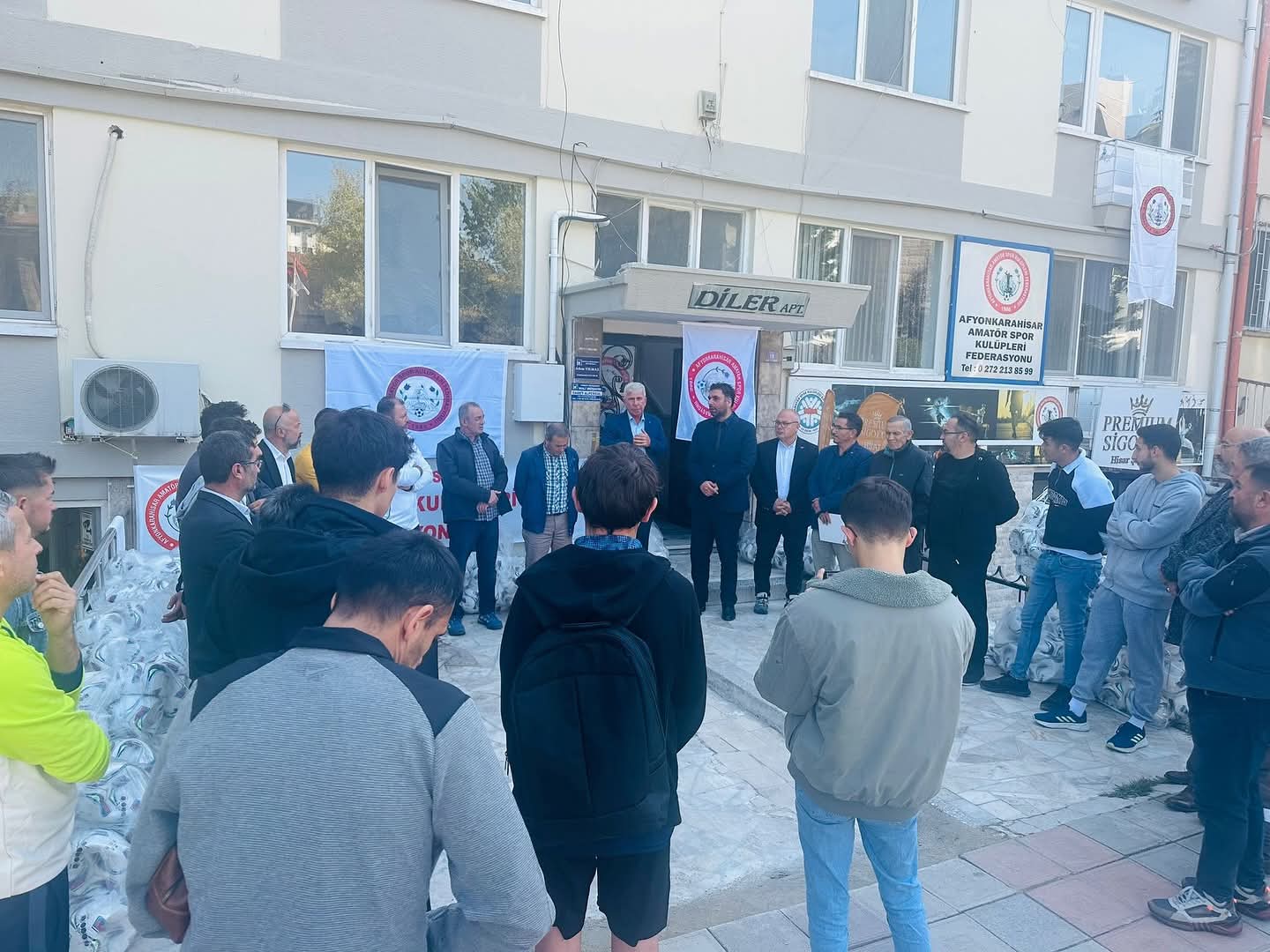 Vali Yiğitbaşı'nın Himayesinde Amatör Spor Kulüplerine Destek Devam Ediyor