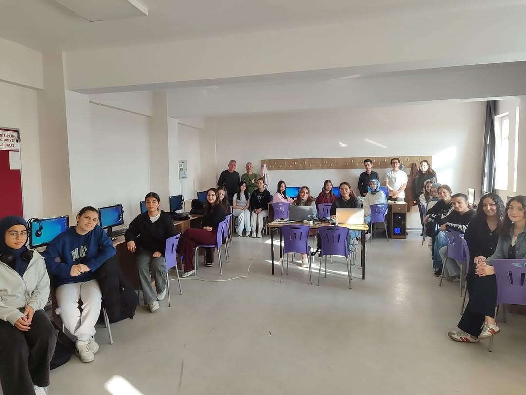 Afyonkarahisar'da Geleceğin Mesleği İçin Eğitim Veren Bir Okul Açıldı