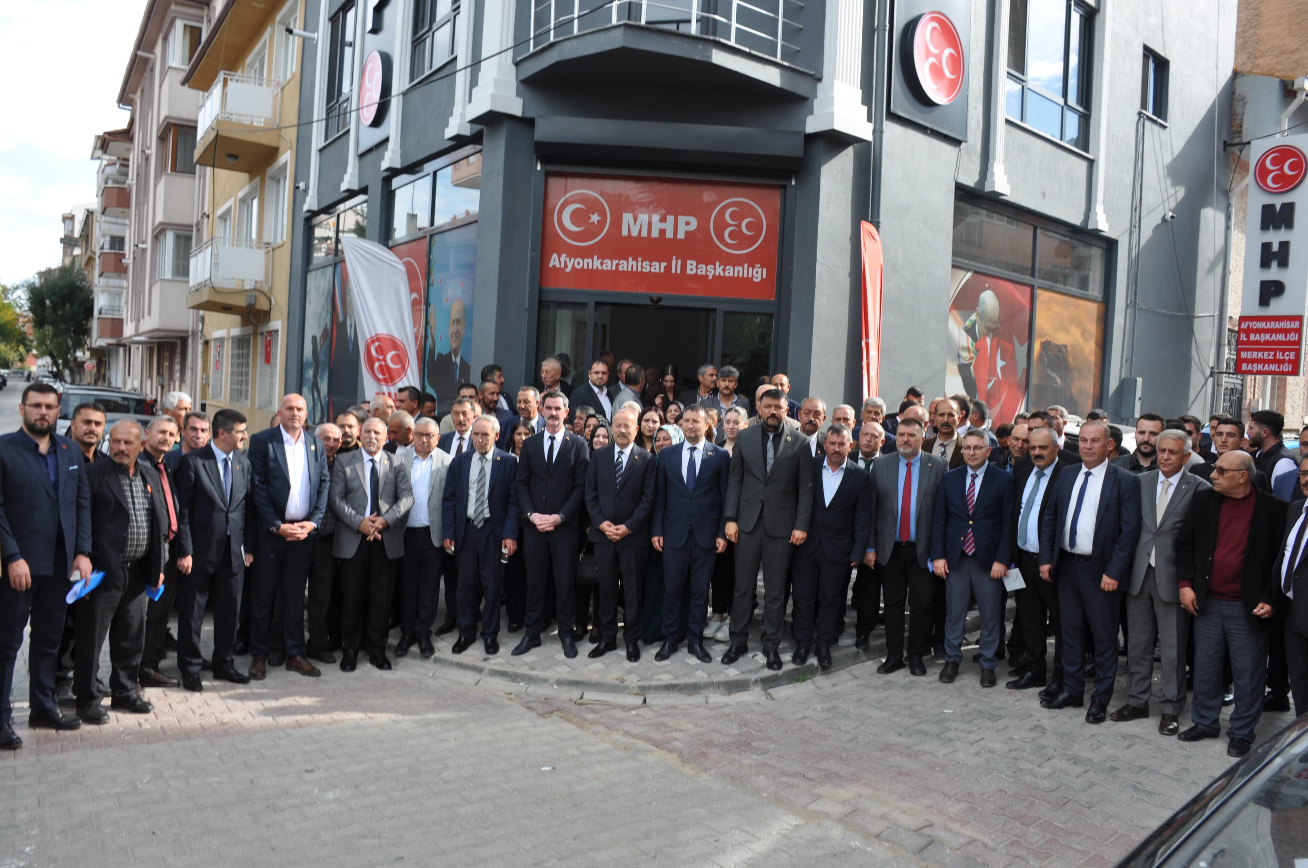 MHP'nin 'Hayırlı Günler Komşum' Ziyaretleri Başladı