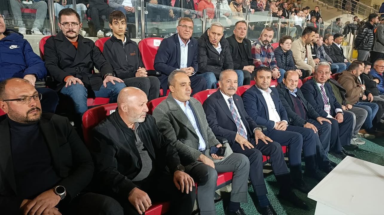 Afyonspor'a Destek Veren Afyonkarahisar Milletvekilinden Övgü Dolu Paylaşım