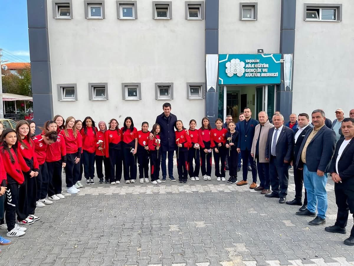 Taşoluk Spor Kulübü Sporcuları Ödüllendirildi