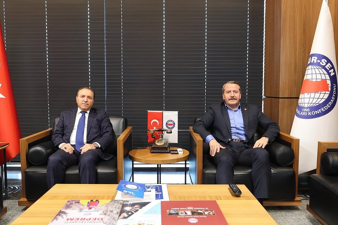 Afyon Kocatepe Üniversitesi Rektörü Prof. Dr. Mehmet Karakaş, Memur-Sen Genel Başkanı Ali Yalçın’ı Ziyaret Etti