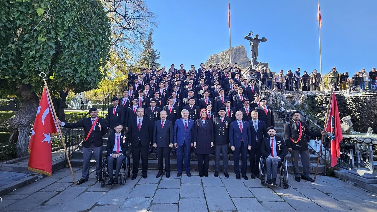 Afyonkarahisar Milletvekilinden Cumhuriyet Coşkusu Paylaşımı