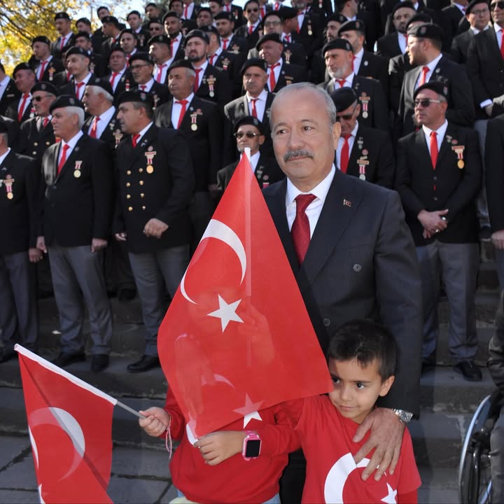 Afyonkarahisar Milletvekili Mehmet Taytak'ın Türk Bayrağı Paylaşımı