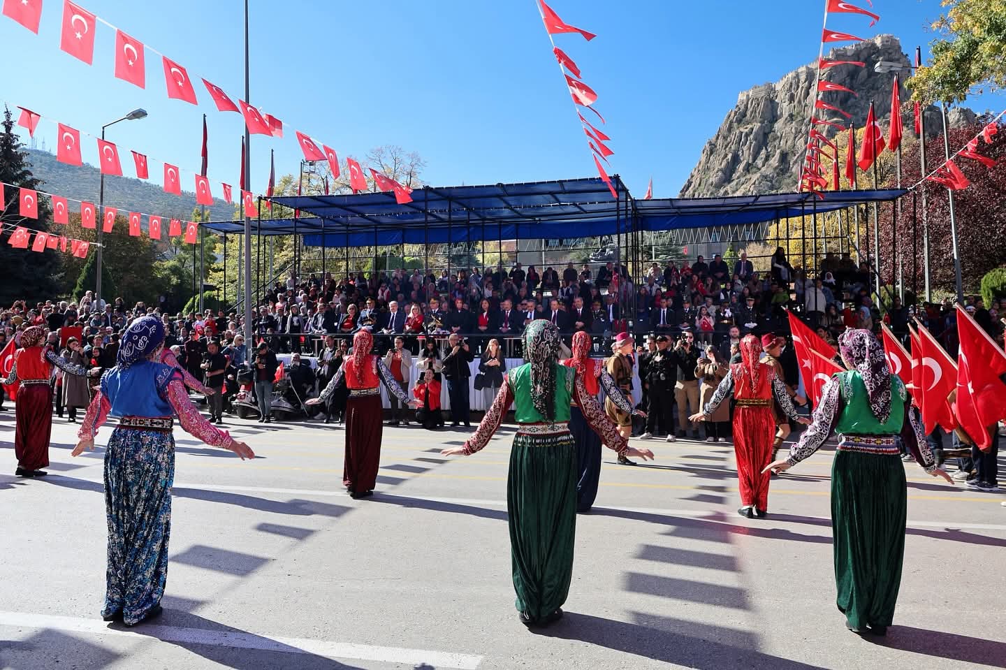 Afyonkarahisar'da Cumhuriyet Bayramı Kutlamaları Coşkuyla Gerçekleştirildi