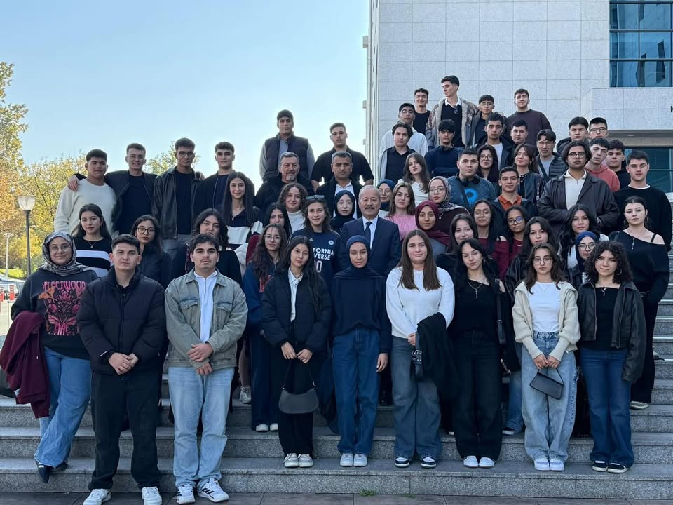 Afyonkarahisar Milletvekili Gençlerle Bir Araya Geldi