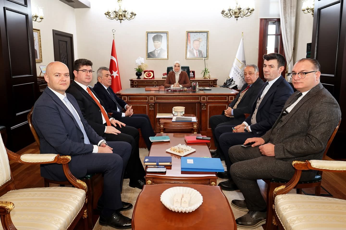 Vali Doç. Dr. Kübra Güran Yiğitbaşı Başkanlığında Toplantı Yapıldı