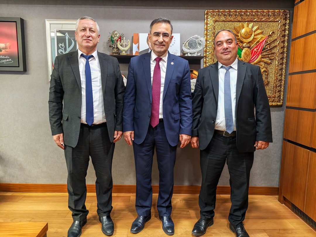 Kocaöz Belde Başkanı Mehmet Arısoy ve Belediye Başkanı Murat Zıbak Gazi Meclisinde Misafir Edildi