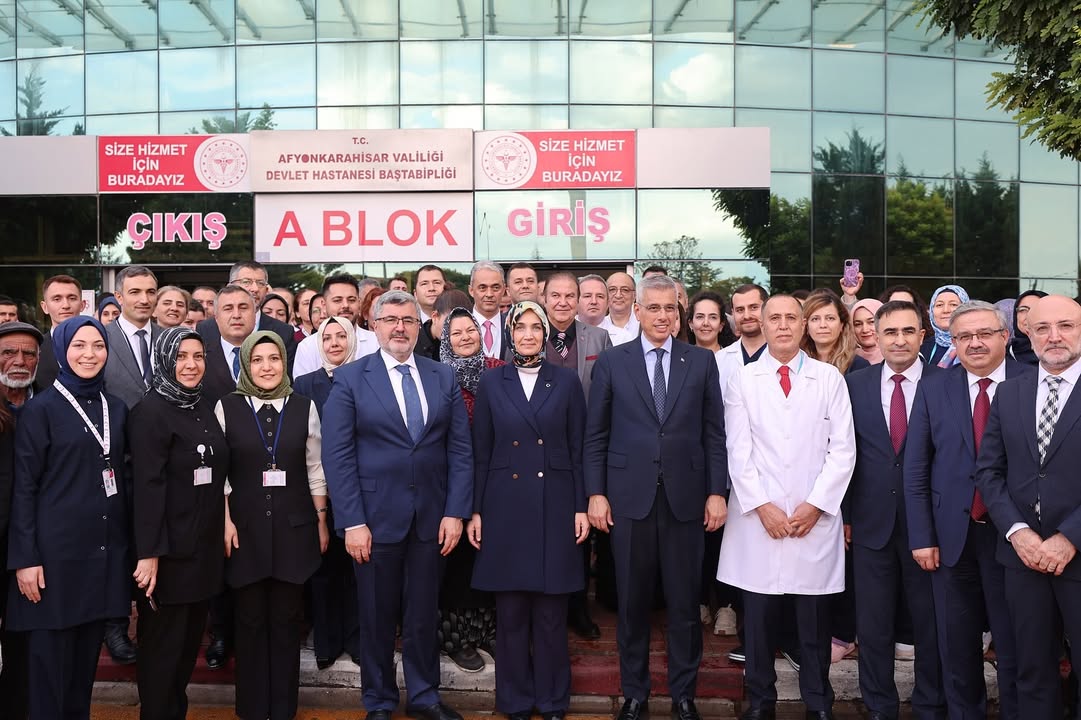 Sağlık Bakanı ve AK Parti Milletvekilleri Afyonkarahisar Devlet Hastanesi'ni Ziyaret Etti