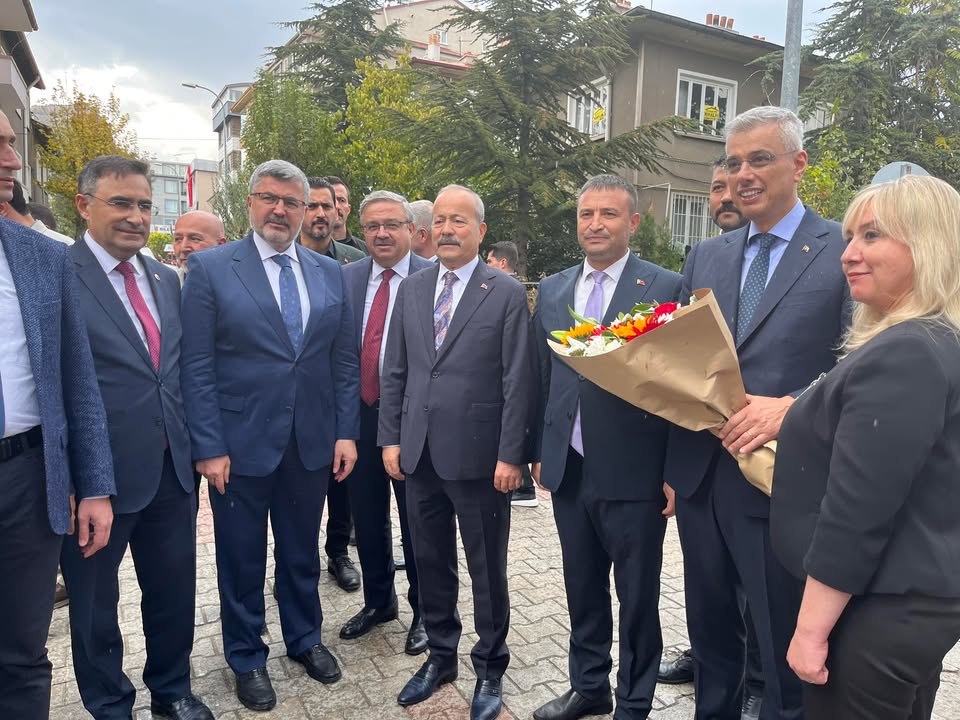 MHP Afyonkarahisar İl Başkanı Ahmet Kahveci Sağlık Bakanı Kemal Memişoğlu'nu Ziyaret Etti