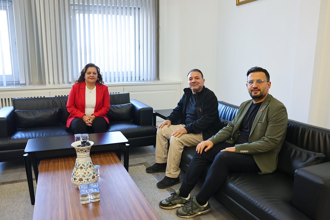 AfyonKarahisar Belediye Başkanı Prof. Dr. Cantürk Kayahan ve Gazeteci Nail Azbay ile Görüş Alışverişinde Bulundu