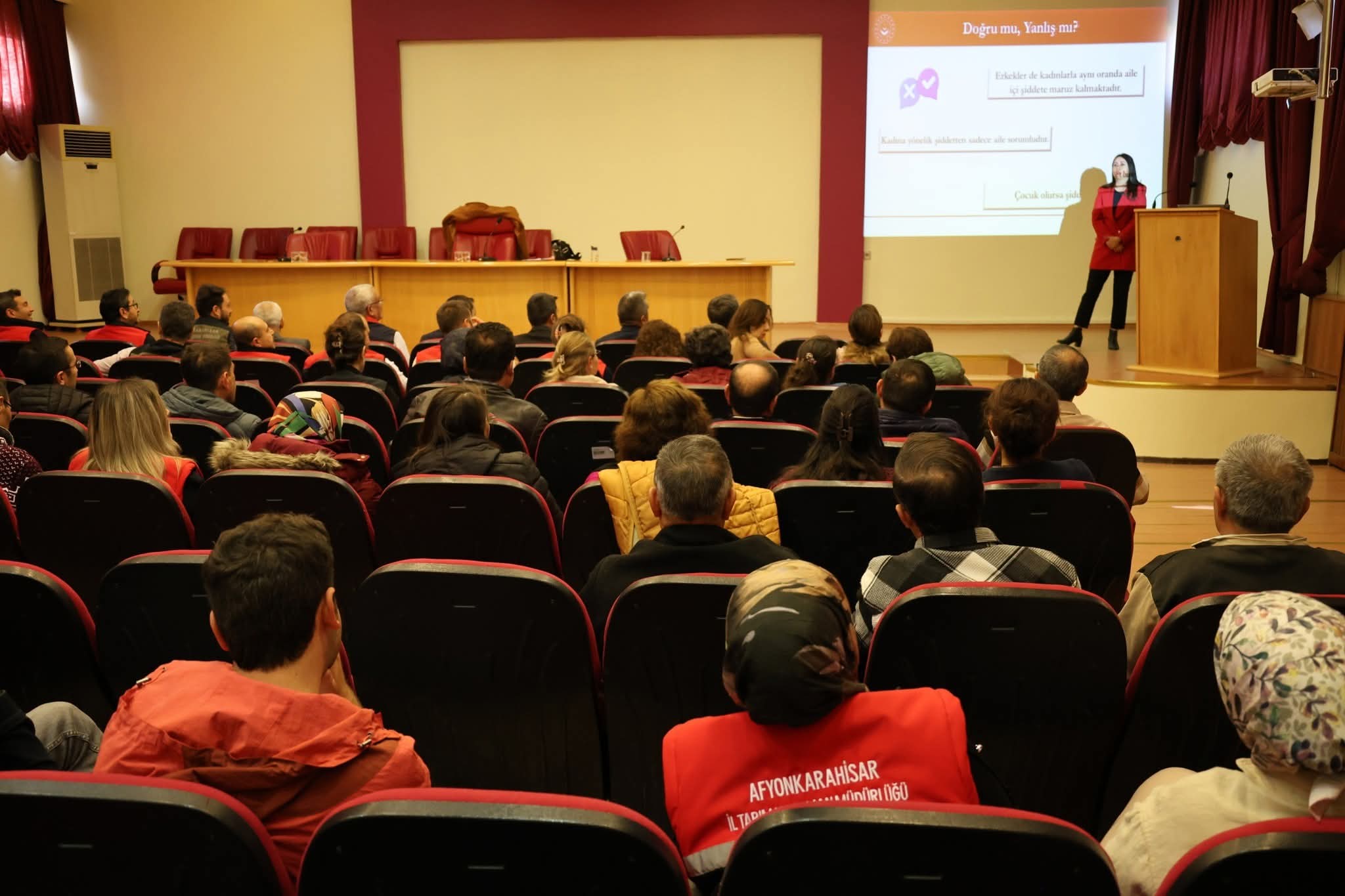 Afyonkarahisar İl Tarım ve Orman Müdürlüğü Personeline Kadına Yönelik Şiddetin Önlenmesi Eğitimi Verildi