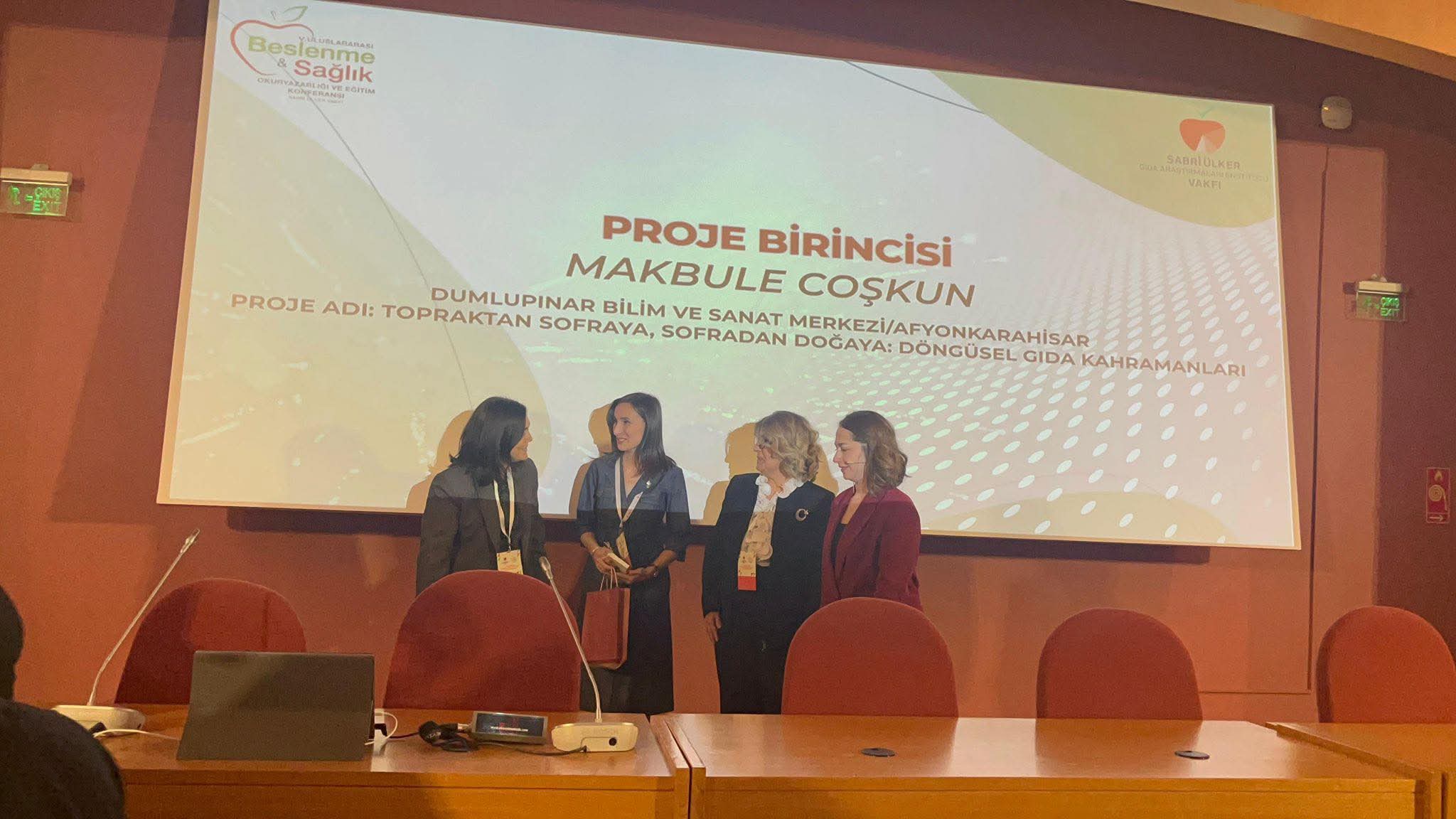 Dumlupınar Bilim ve Sanat Merkezi, 'Topraktan Sofraya, Sofradan Doğaya: Döngüsel Gıda Kahramanları' Projesiyle Türkiye Birincisi Oldu