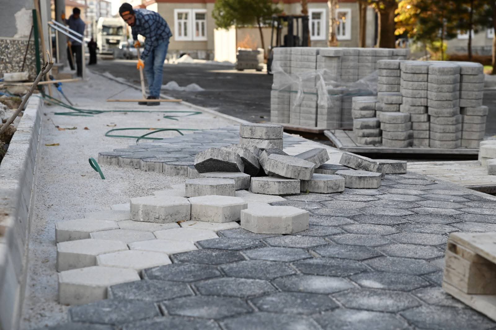 Emirdağ'da Kaldırım Döşeme Çalışmaları Hızla Devam Ediyor