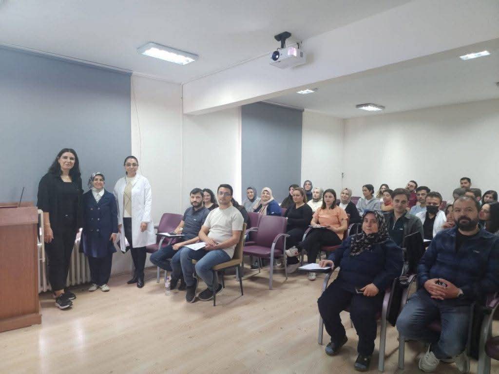 AFSÜ Diş Hastanesi'nde İş Sağlığı ve Güvenliği Eğitimi Verildi