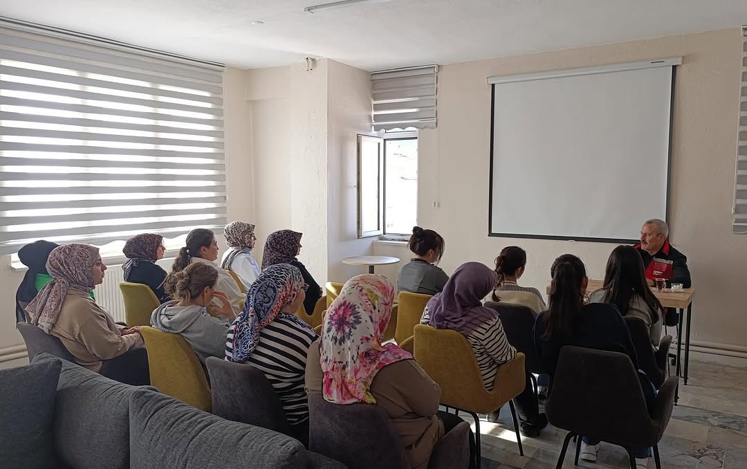 Bolvadin Sosyal Hizmet Merkezi Müdürü Nusret Kurtulmuş Tarafından Gerçekleştirilen Aile Hukuku Söyleşisi