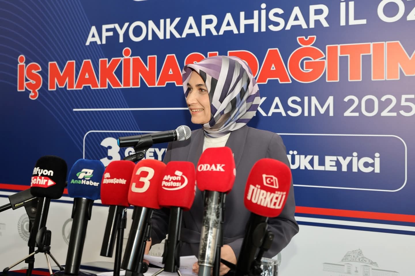 Vali Kübra Güran Yiğitbaşı Araç Dağıtım Programına Katıldı