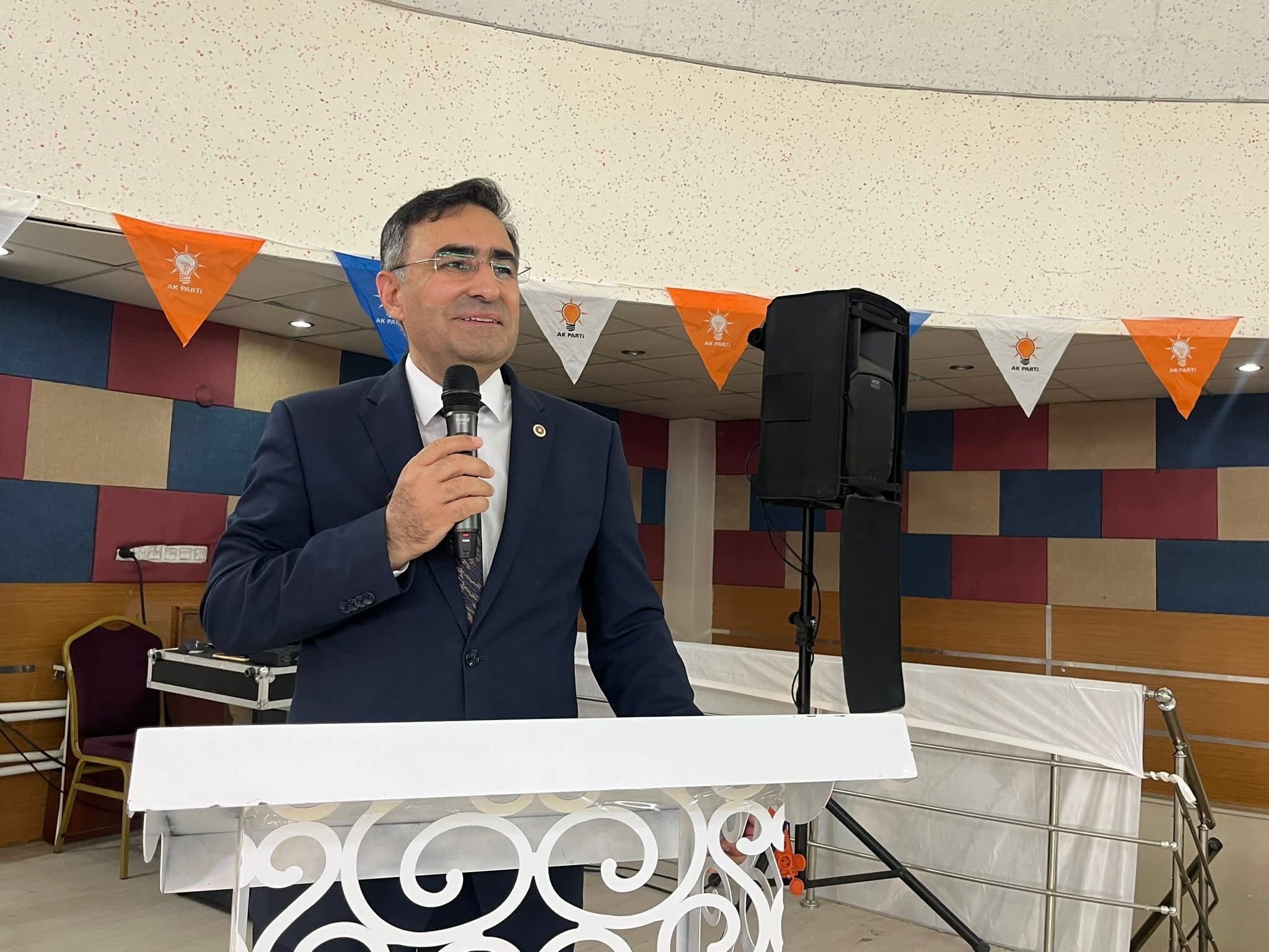 Dr. Hasan Arslan: Öğretmenlik İnsanı İnşa Eden Bir Görevdir