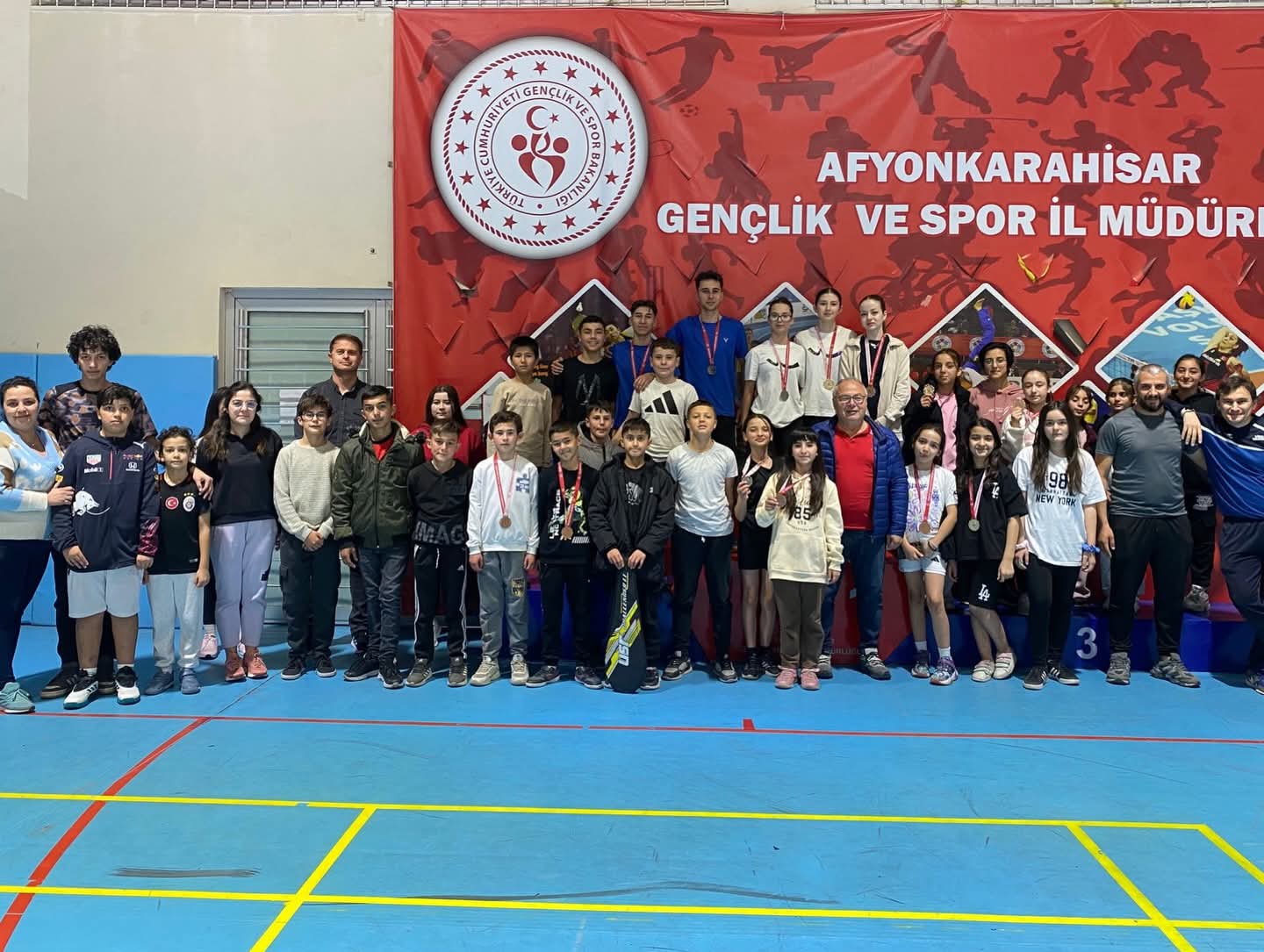 24 Kasım Öğretmenler Günü Ferdi Badminton Turnuvası Yoğun İlgiyle Karşılandı