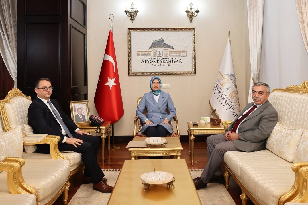 Valimiz Doç. Dr. Kübra Güran Yiğitbaşı, Mülkiye Başmüfettişi Mustafa Ayyıldız ve Mülkiye Müfettişi Kemal Atasoy'u Kabul Etti