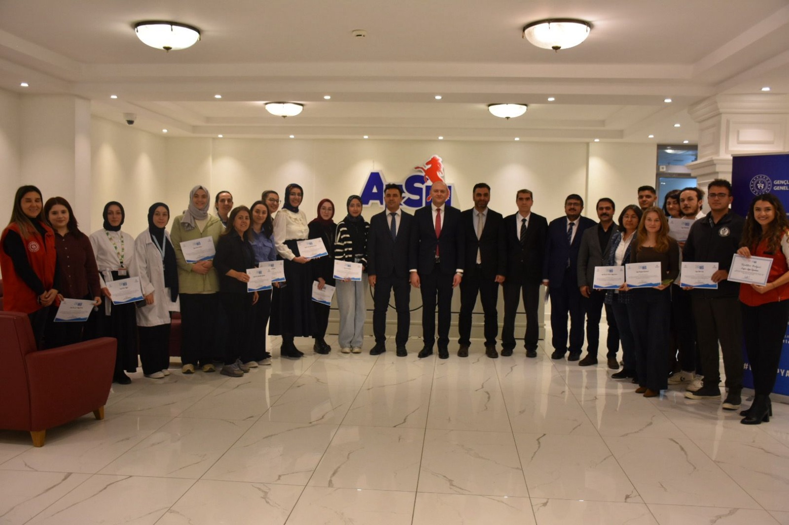 ÜNİDES Programı Kapsamında Üniversite Kulüplerine Sertifika Takdim Töreni