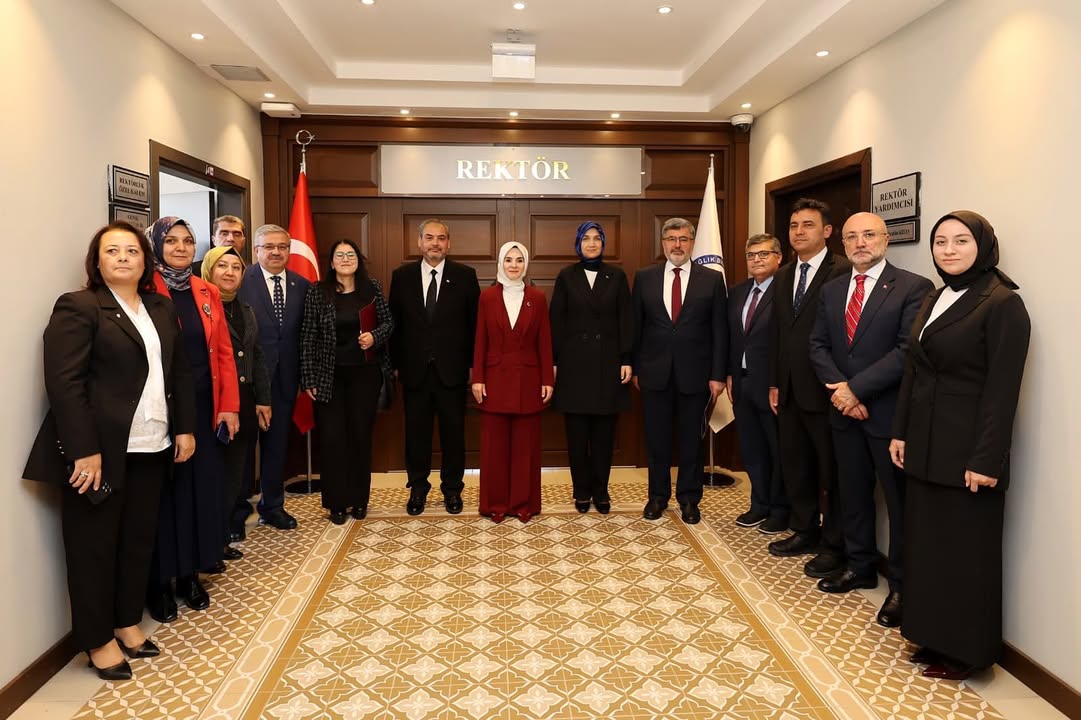 Aile ve Sosyal Hizmetler Bakanı Mahinur Özdemir Göktaş Afyonkarahisar Sağlık Bilimleri Üniversitesi'ni Ziyaret Etti