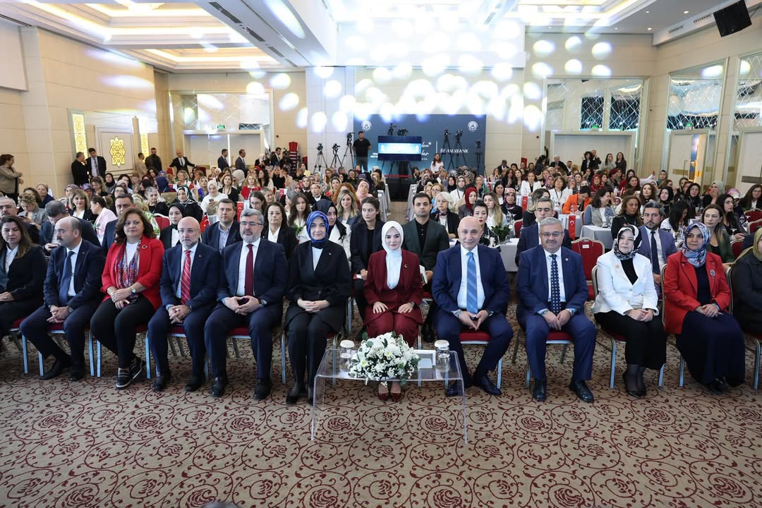 Aile ve Sosyal Hizmetler Bakanı ile Yükselen Kadınlar Programı Afyonkarahisar'da