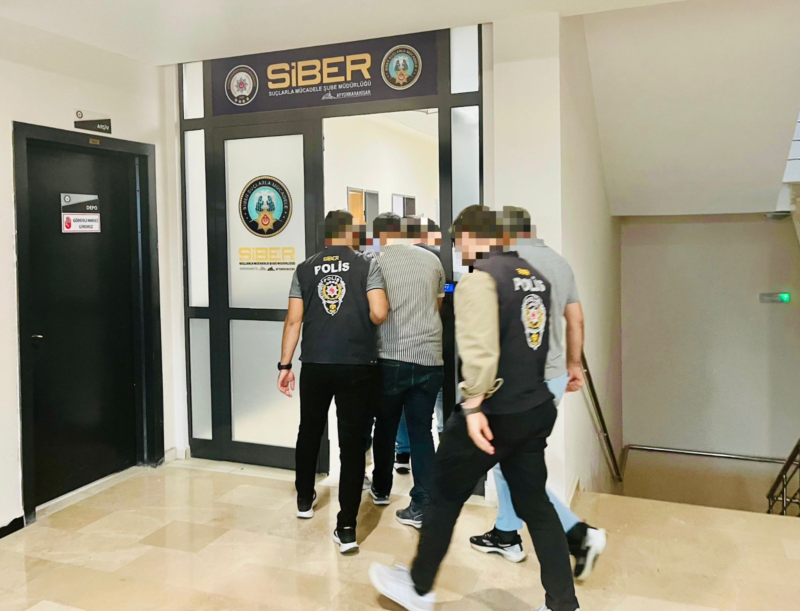 Afyonkarahisar'da 900 Bin TL Değerinde Kripto Para Dolandırıcılığı Operasyonu